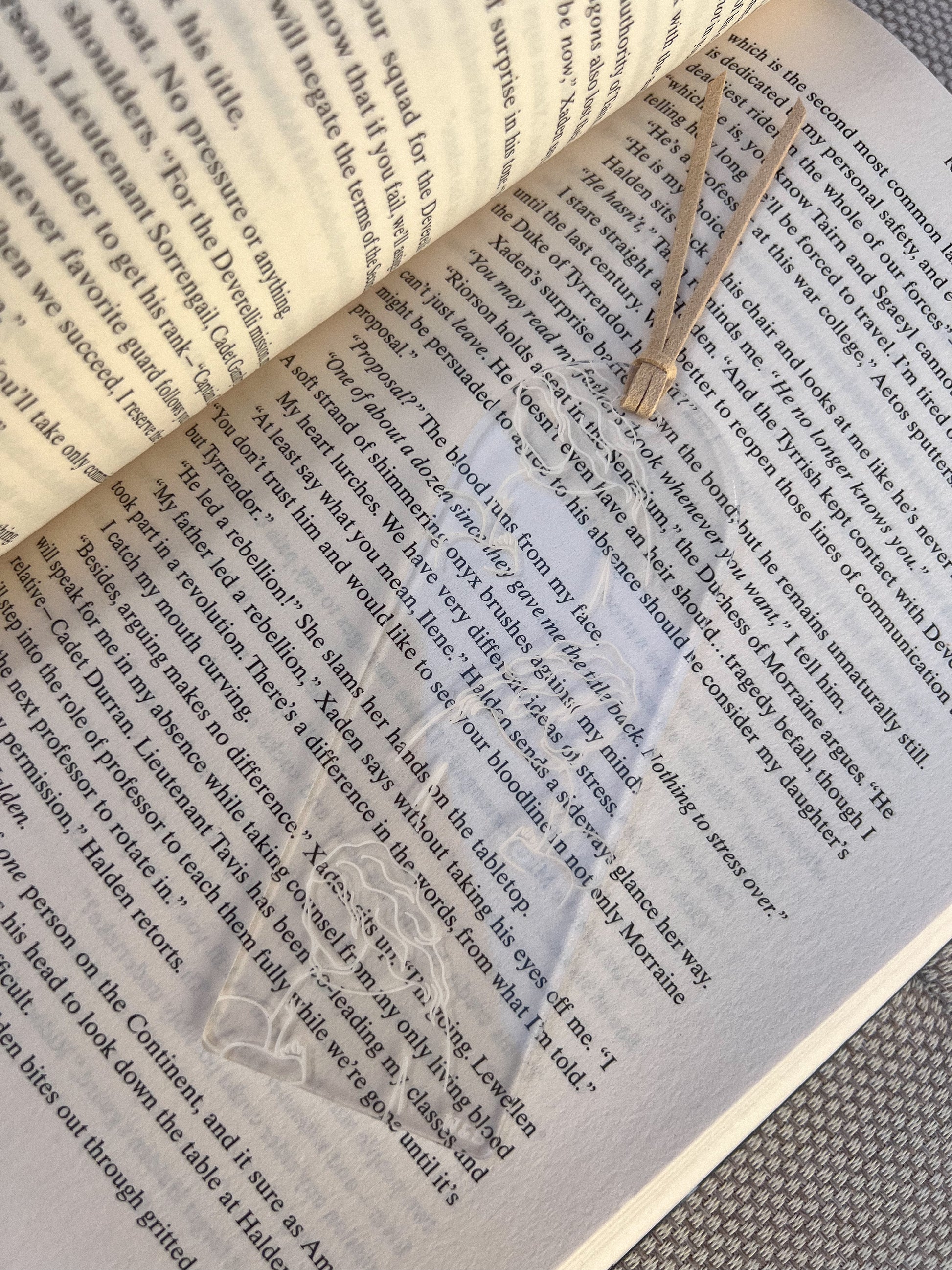 MAMA ARCH BOOKMARK WITH BOOK BY WILLOW AND SAGE CO