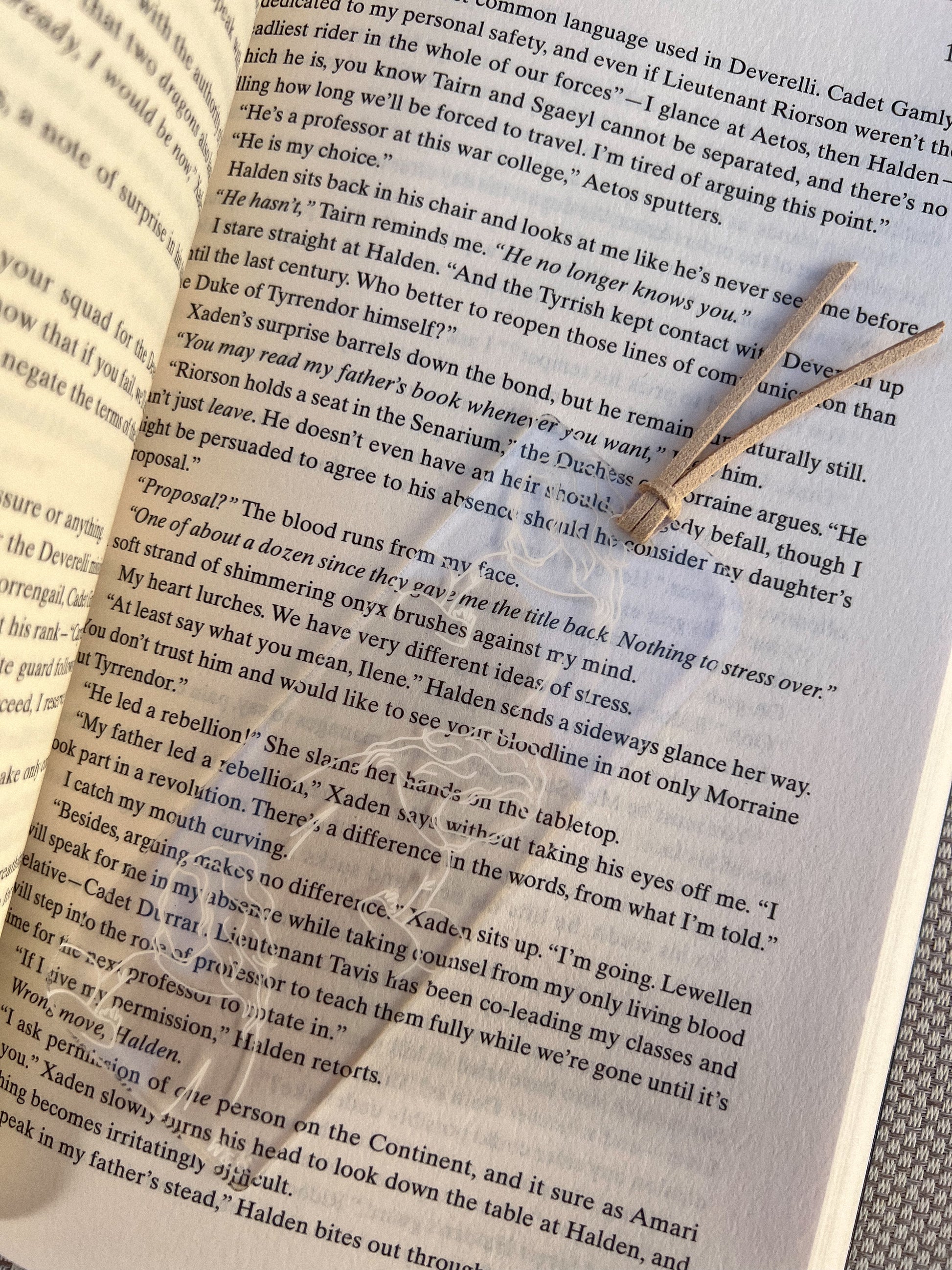 MAMA CURVED BOOKMARK WITH BOOK BY WILLOW AND SAGE CO